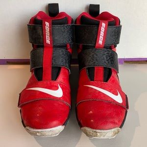 Boys Nike Force Savage Shark 2 Mid Football Cleats